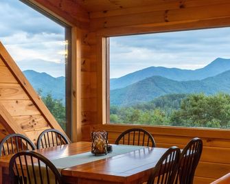Smoky Mountain home with sauna, hot tub, multi-level deck & mountain views - Sylva - Balcony