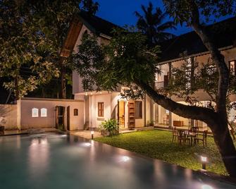 Shalom Villa by Vista Rooms - Alappuzha - Building