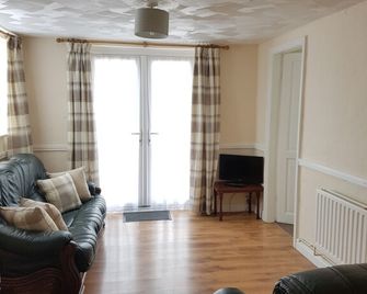 Holly Cottage - Skegness - Living room