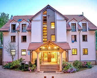 Bio-Hotel Helvetia - באד שאנדאו - בניין