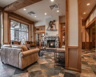 Buffalo Lodge 8320 - Keystone - Living room