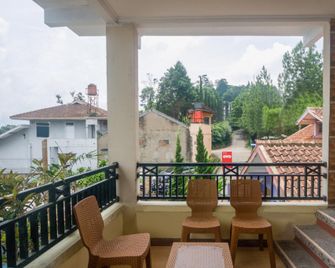 OYO 2938 Penginapan Bumi Ahsan 102 Syariah - Lembang - Balkon