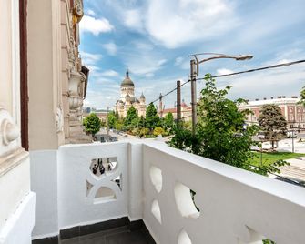 Palace Bulevard Inn - קלוז'-נאפוקה - מרפסת