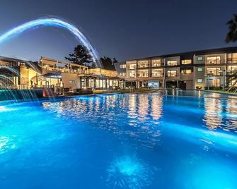 Dam and Roo Resort - סאוגוויפו - בריכה