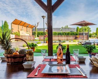 Casa Los Frailecillos Villanueva del Trabuco by Ruralidays - Villanueva del Trabuco - Restaurant