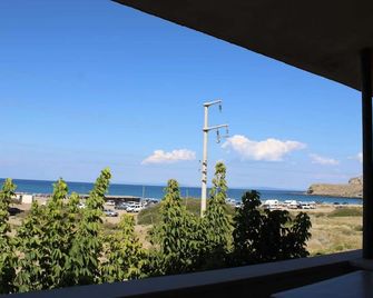 Gökçeada Batihan Otel - Gökçeada - Balcony