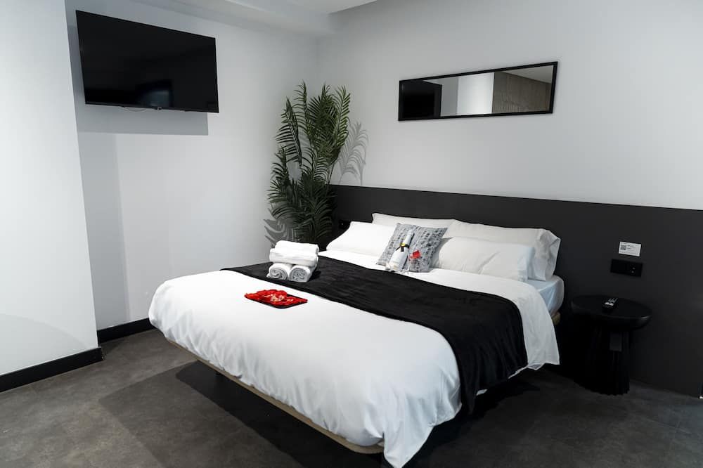 ماد رومز - مدريد - غرفة نوم