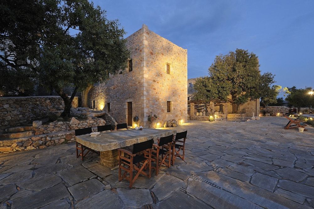 Citta dei Nicliani - Kiparissos - Innenhof