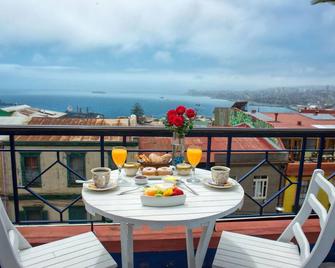 Hotel Casa Somerscales - Valparaíso - Balcony