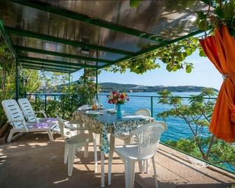 Sea of Eden - Dubrovnik - Patio