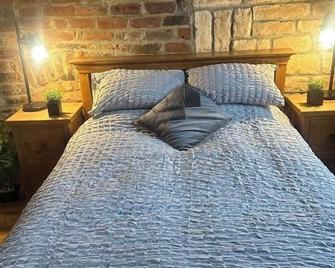 The Shepherds Rest - Halifax - Bedroom