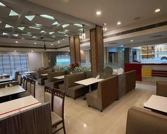 Hotel Sarovar Residency - Boisar - Restaurant