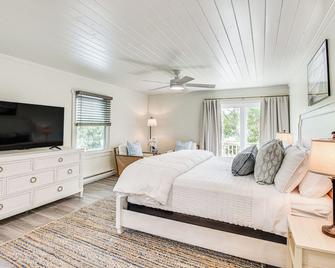 Pet-Friendly Buxton Home with Balcony, 2 Mi to Beach - Buxton - Chambre