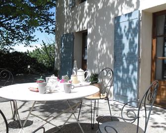Mas with private swimming pool in Sablet, near Vaison La Romaine, Mt Ventoux - Vaison-la-Romaine - Patio
