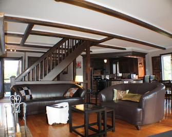 Gite le petit Manoir - Grandes-Piles - Huiskamer