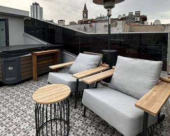 Louis Rooms - Istanbul - Balcony