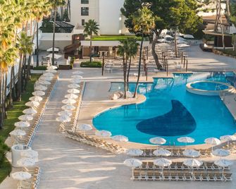 Iberostar Waves Cristina - Cala Pi - Bể bơi