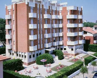 Hotel Continental Fano - Fano - Gebäude