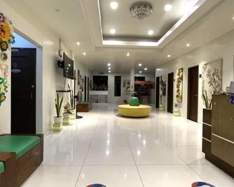 Sulit Budget Hotel near Dgte Airport Citimall - Dumaguete City