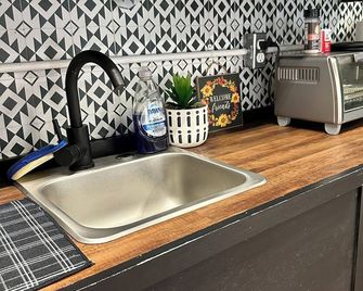 Comfy cottage with no pet or cleaning fees - Pontotoc