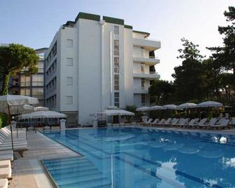 Hotel Greif - Lignano Sabbiadoro - Building