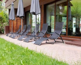 أبارتمنت إن وايلدشوناو باي شاتسبرج ليفت - ويلدشوناو - شرفة مرصوفة