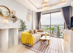 Zo Apartment Millennium - Free Pool For 2br, 3br Only - Ho Chi Minh City - Living room