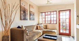 Treetops Guesthouse - Port Elizabeth - Oturma odası