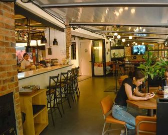 Hotel Living 35 Suites by Growing Group - Medellín - Bar