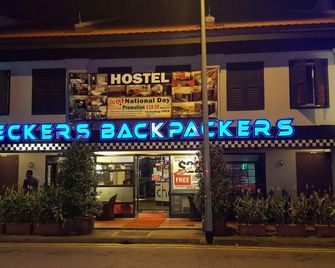 Checkers Backpackers - Singapore - Building