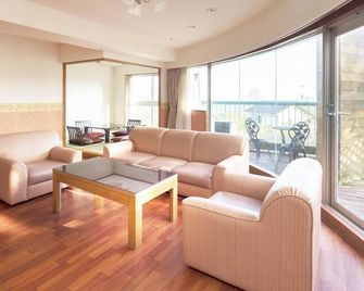 Izu-Kogen Wan Wan Paradise Condominium - איטו - סלון