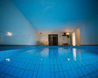 Hotel Am Sportpark - Duisburg - Pool