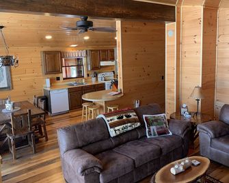 Lakefront Cabin - steps from Adirondack Lake! Walk to Town - Indian Lake - Living room