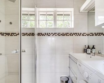 Holiday Home Sandviki by Interhome - Balestrand - Bathroom