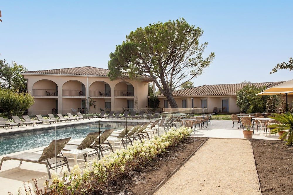 Golden Tulip Avignon Le Paradou