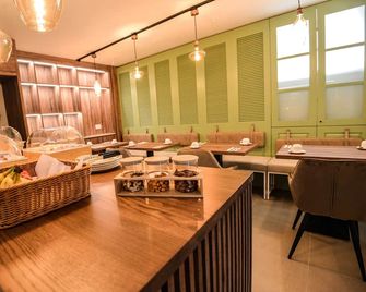 Aqueduct Boutique Rooms - Victoria - Buffet