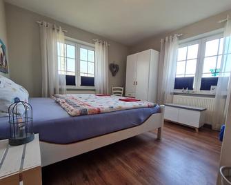 Apartment Star - Birdhouse - Garding - Bedroom