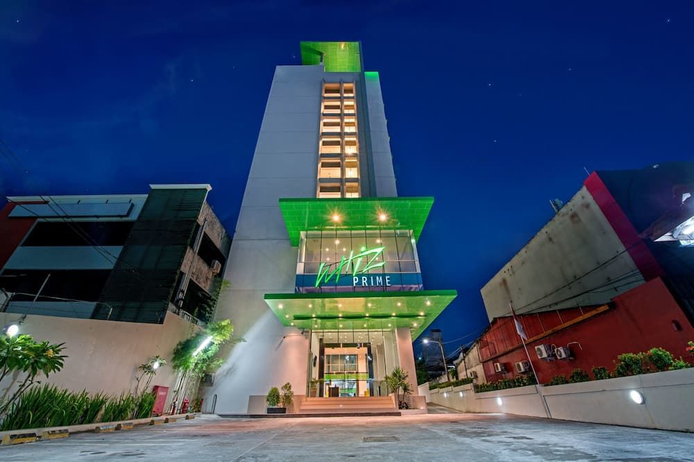 Whiz Prime Hotel Balikpapan - באליקפאפן - בניין