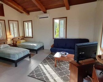 Belize Bay Estate - a 50 acre private estate on the Caribbean shore. - Punta Gorda - Bedroom