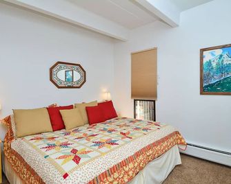Ten Mile Island Condominiums - Frisco - Bedroom
