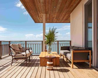 Itz'ana Resort & Residences - Seine Bight Village - Balkong