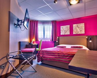 Logis Hôtel Restaurant Le Chalet du Mont Roland - Dole - Bedroom