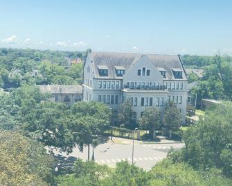 Scenic Serenity, dtown, gym, free parking - Mobile - Bâtiment