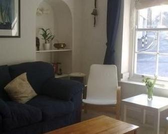 Sun Hill Cottage - Cowes - Living room