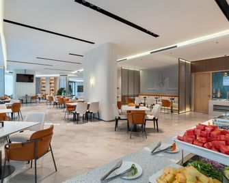 Holiday Inn Express Langfang Sanhe By IHG - לאנגפאנג - מסעדה