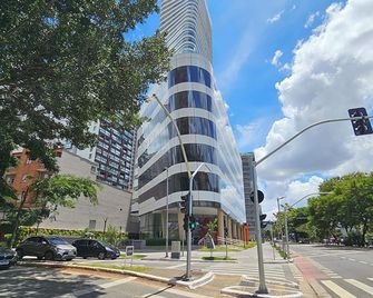 Studio completo próx. estação Fradique Coutinho - Sao Paulo - Toà nhà