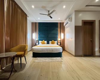 Hotel Three Seasons - Vrindavan - Chambre