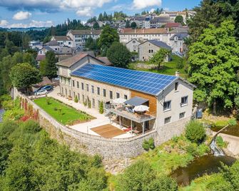 Large renovated house, billiards, foosball, river view, terrace, various activities - Le Chambon-sur-Lignon - Bâtiment