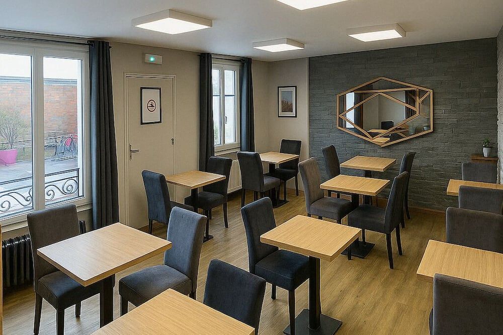 Logis Hôtel du Cirque Troyes centre historique - Troyes - Restaurante