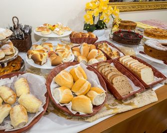 Hotel Euro Suite Campos do Jordão - Campos do Jordao - Buffet